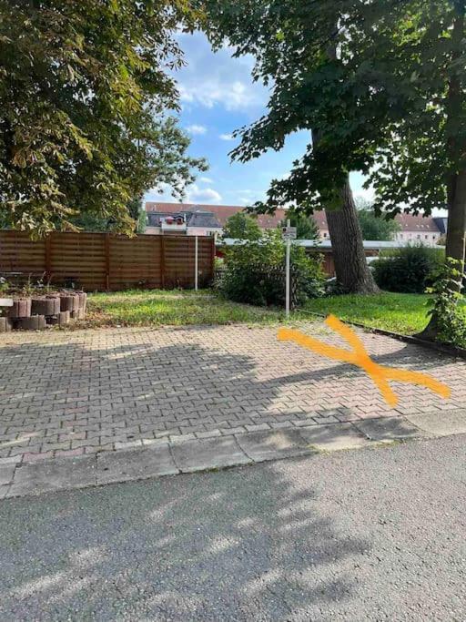 Stilvolle Ferienwohnung Mit Stellplatz Wlan Free Netflix Naehe Bahnhof Цвиккау Экстерьер фото